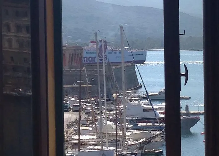 Konukevi Le Stanze Sul Mare 3*